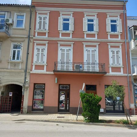 Apartmani Iris I Ana Crikvenica Exterior photo