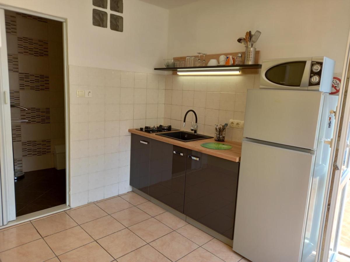 Apartmani Iris I Ana Crikvenica Exterior photo