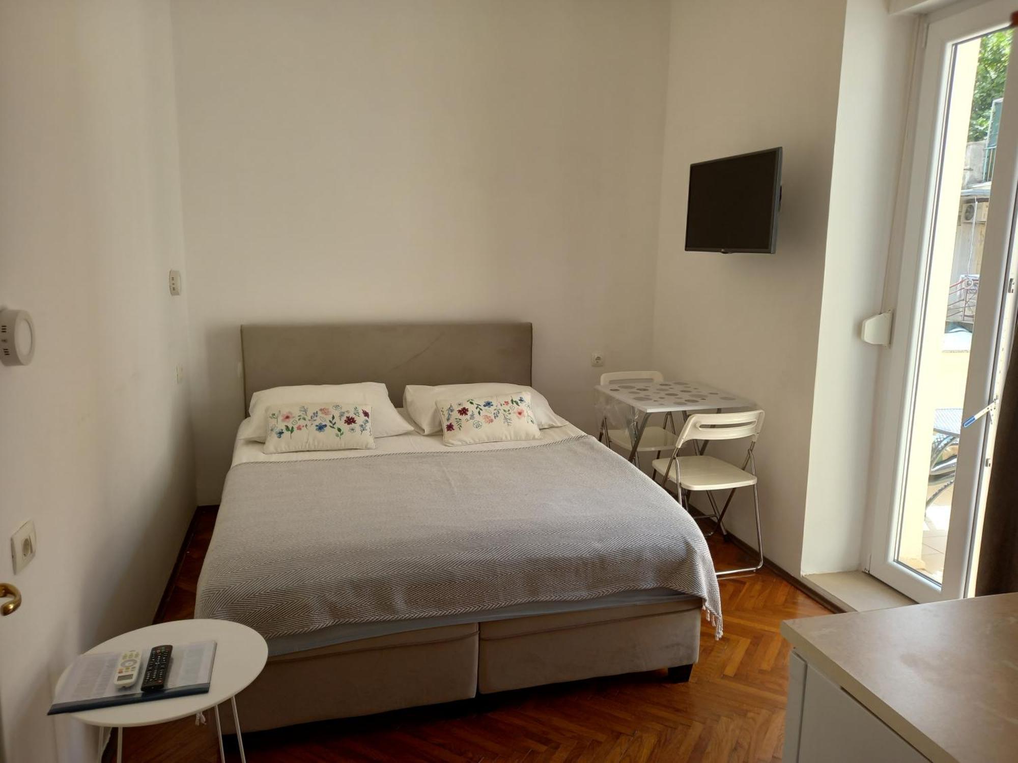 Apartmani Iris I Ana Crikvenica Exterior photo